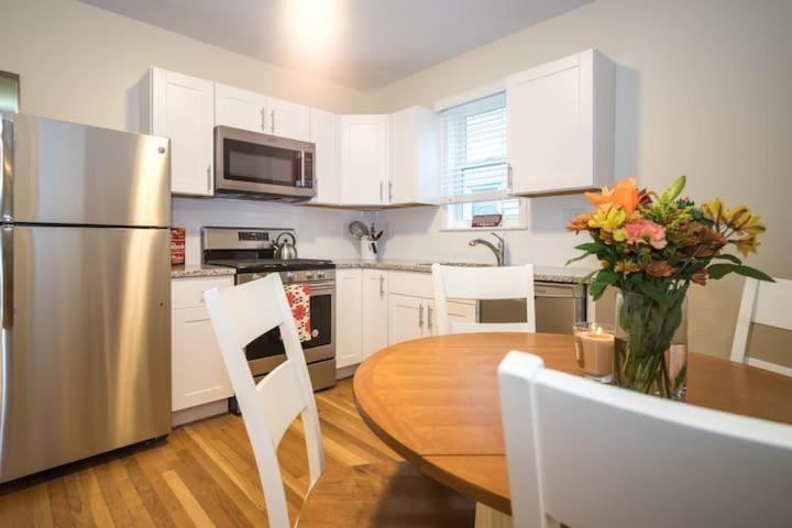 The Boston Rental - Multiple Floorplans Exterior photo