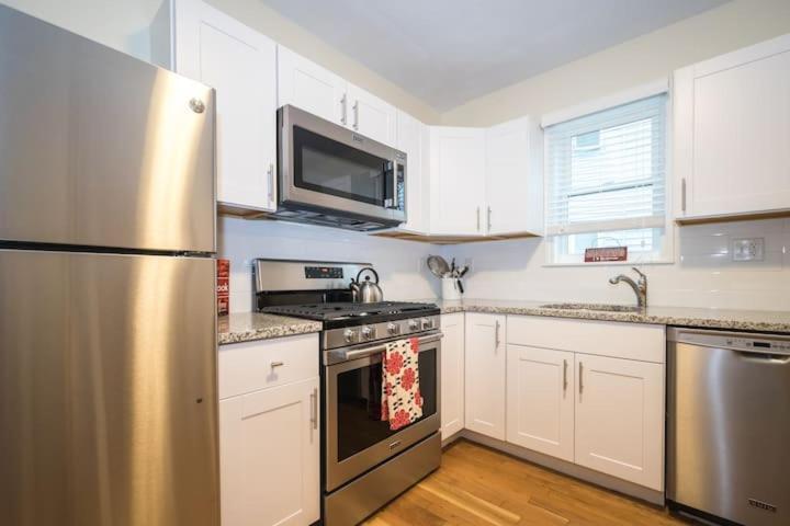 The Boston Rental - Multiple Floorplans Exterior photo